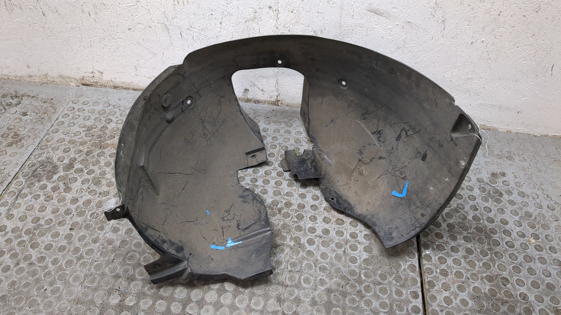 Локер передний левый