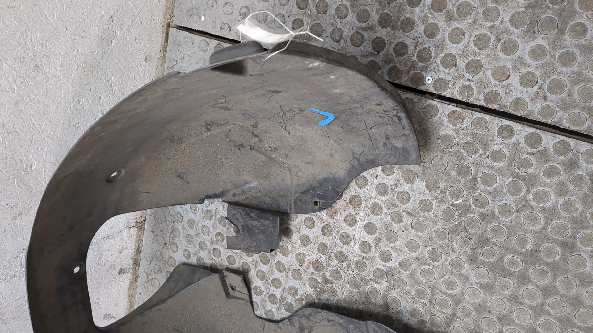 Локер передний левый