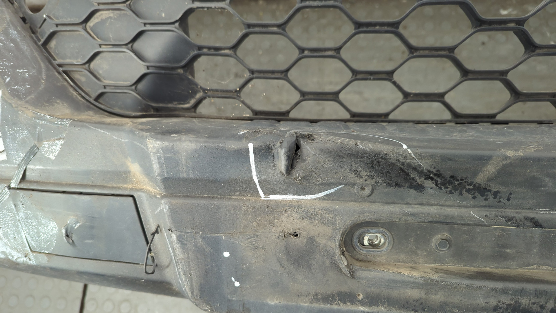 Бампер передний