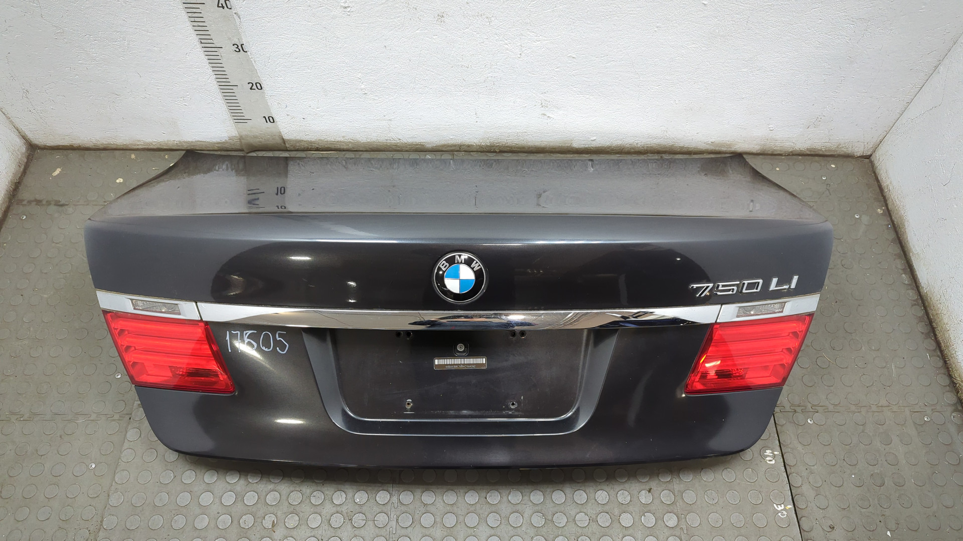 Дверь багажника