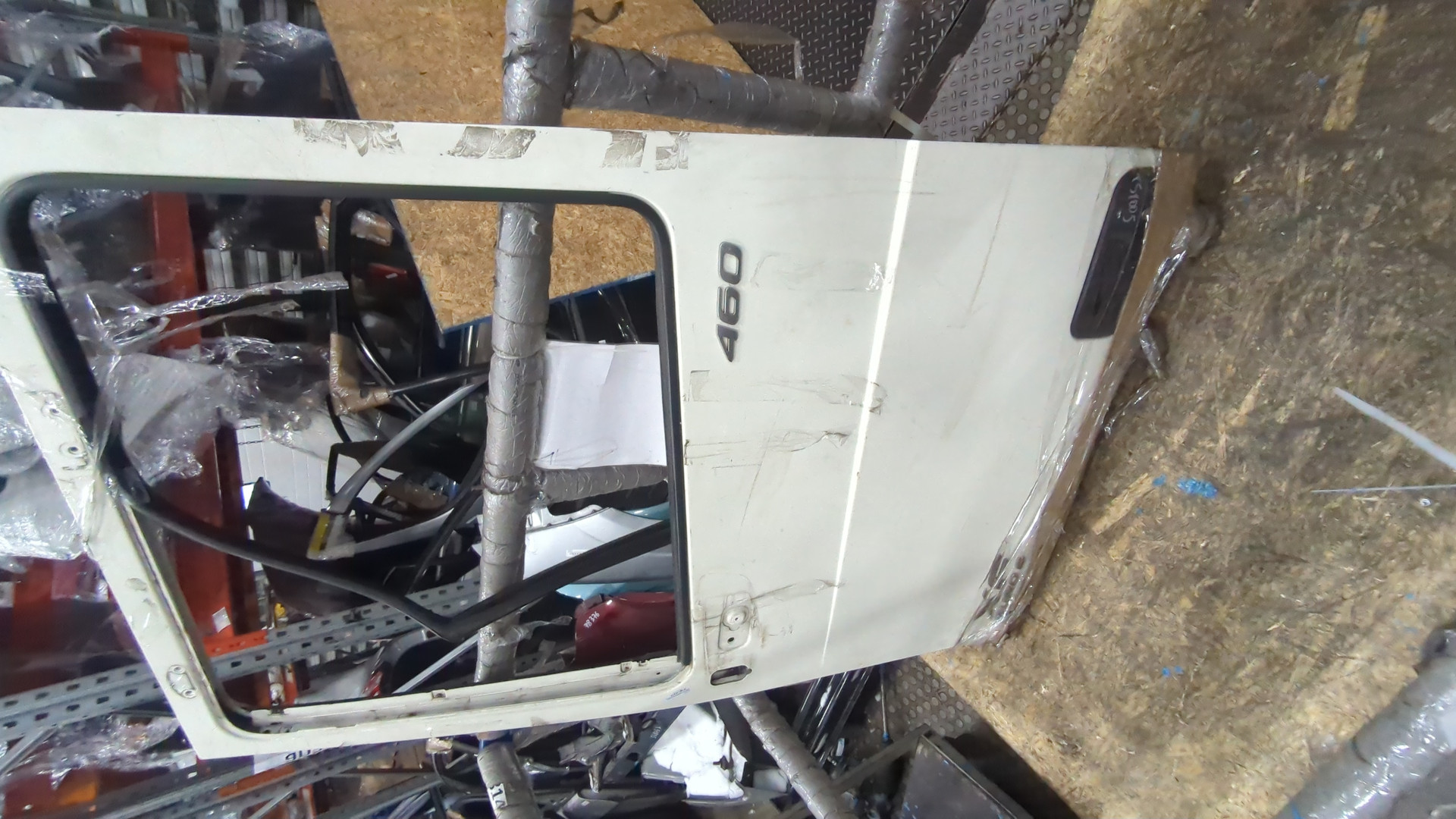 Дверь передняя левая