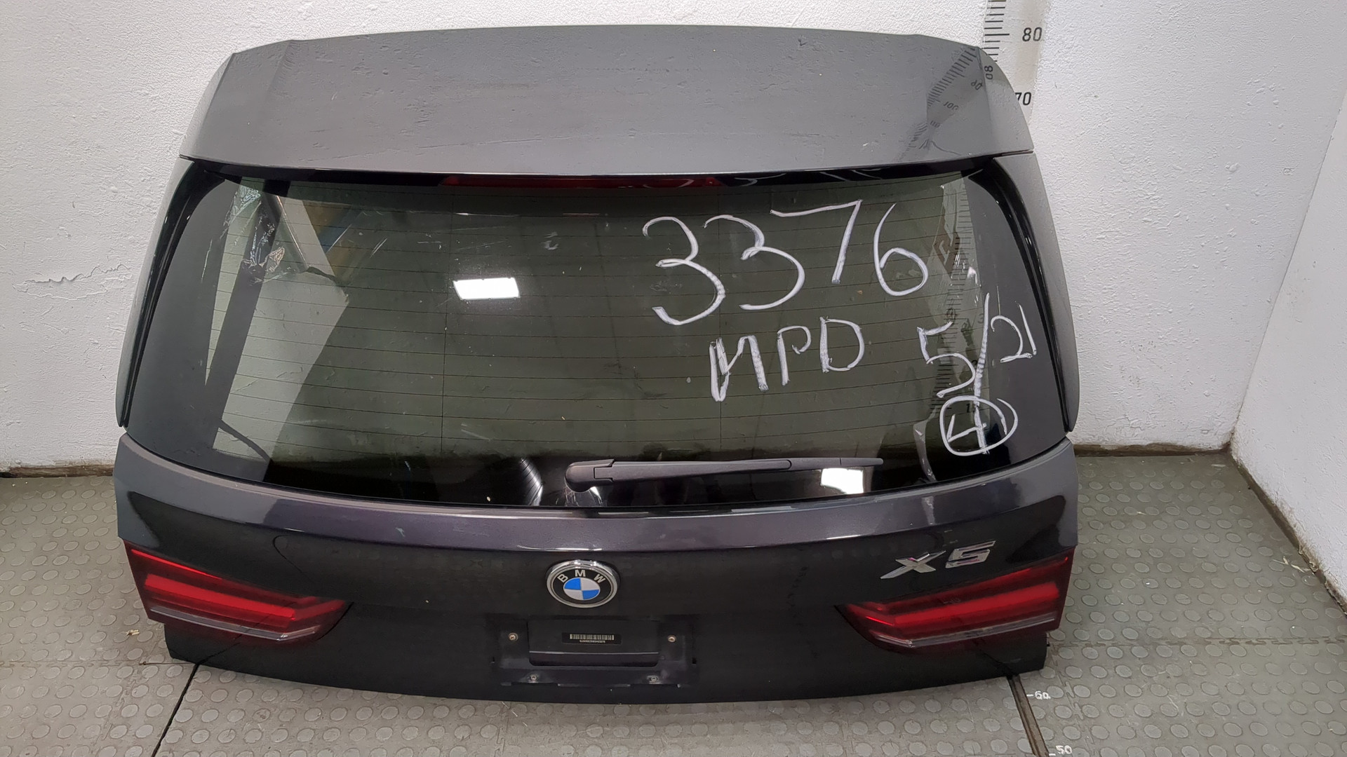 Дверь багажника