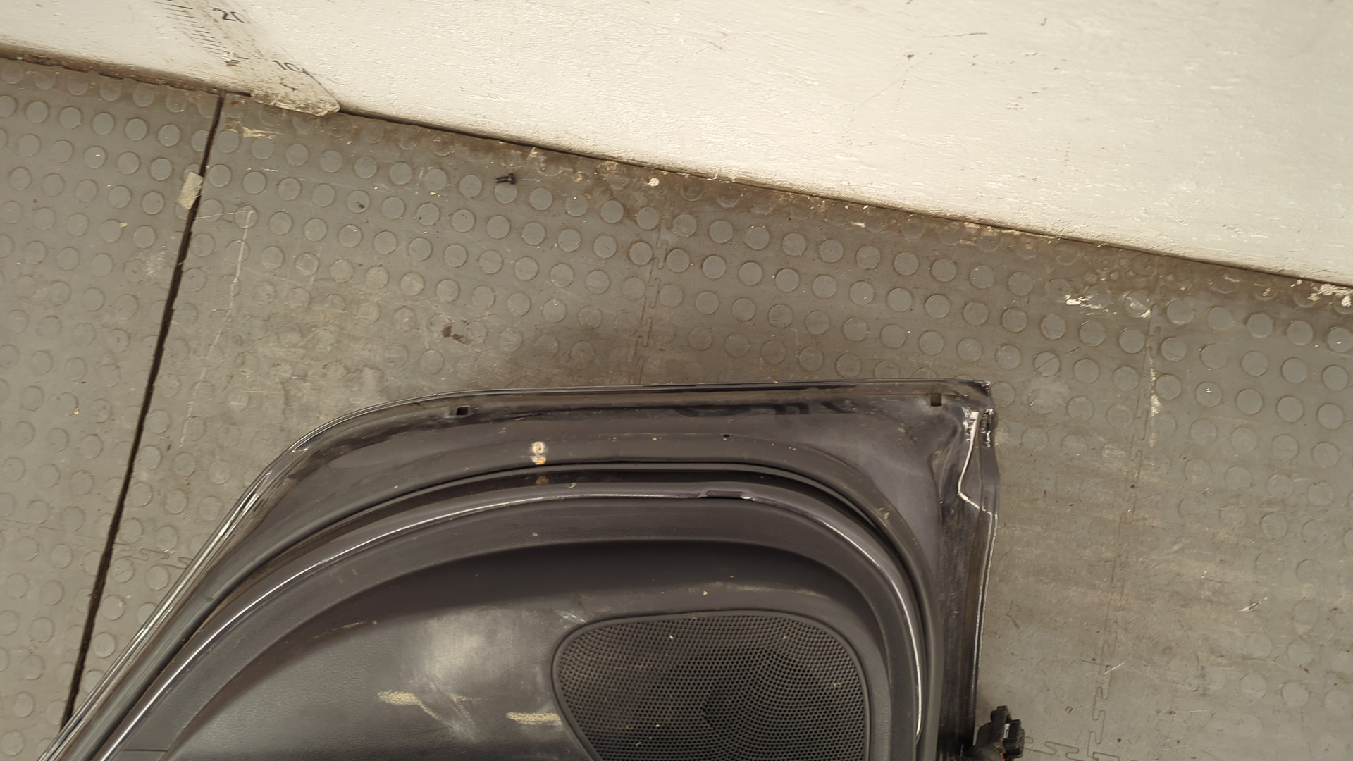 Дверь задняя правая