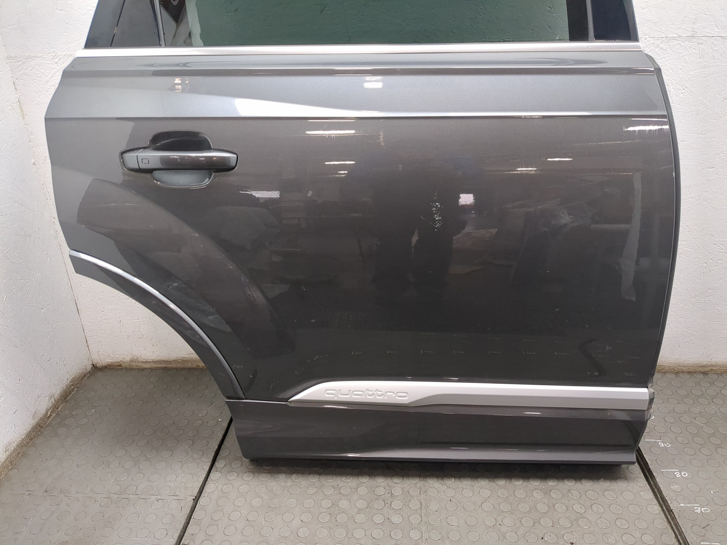 Дверь задняя правая