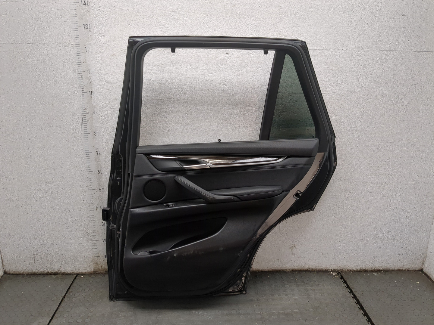 Дверь задняя правая