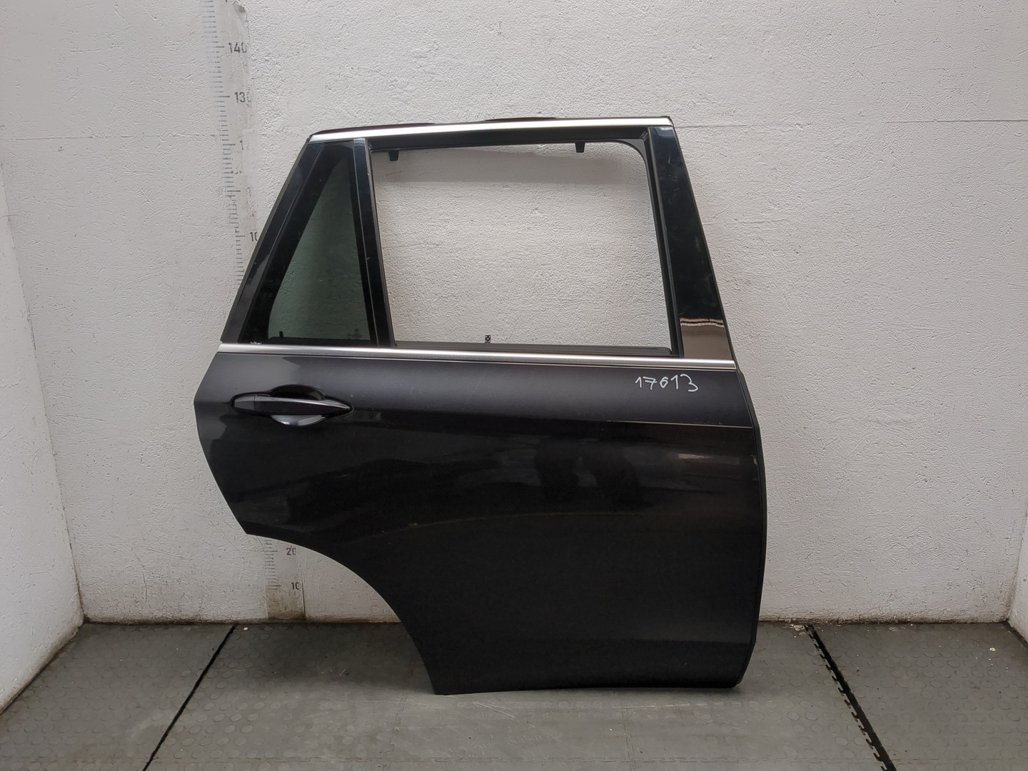 Дверь задняя правая