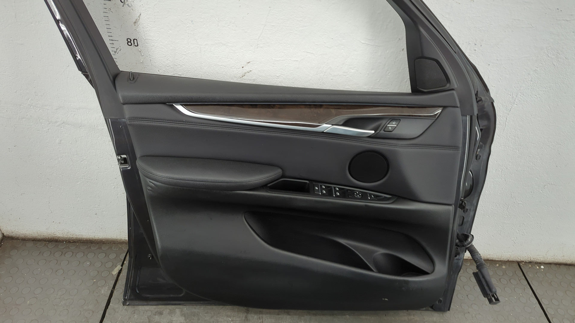 Дверь передняя левая