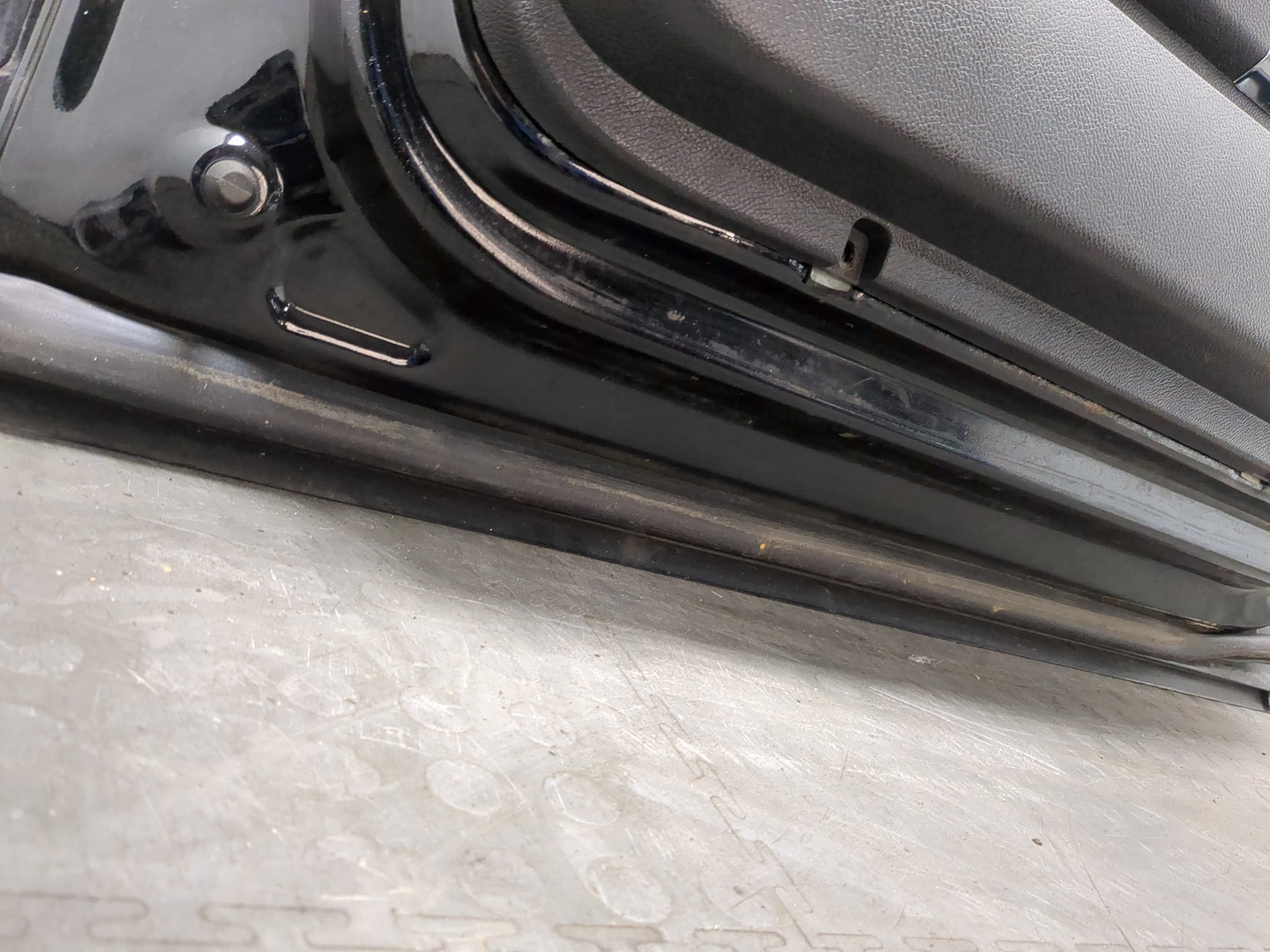 Дверь передняя левая