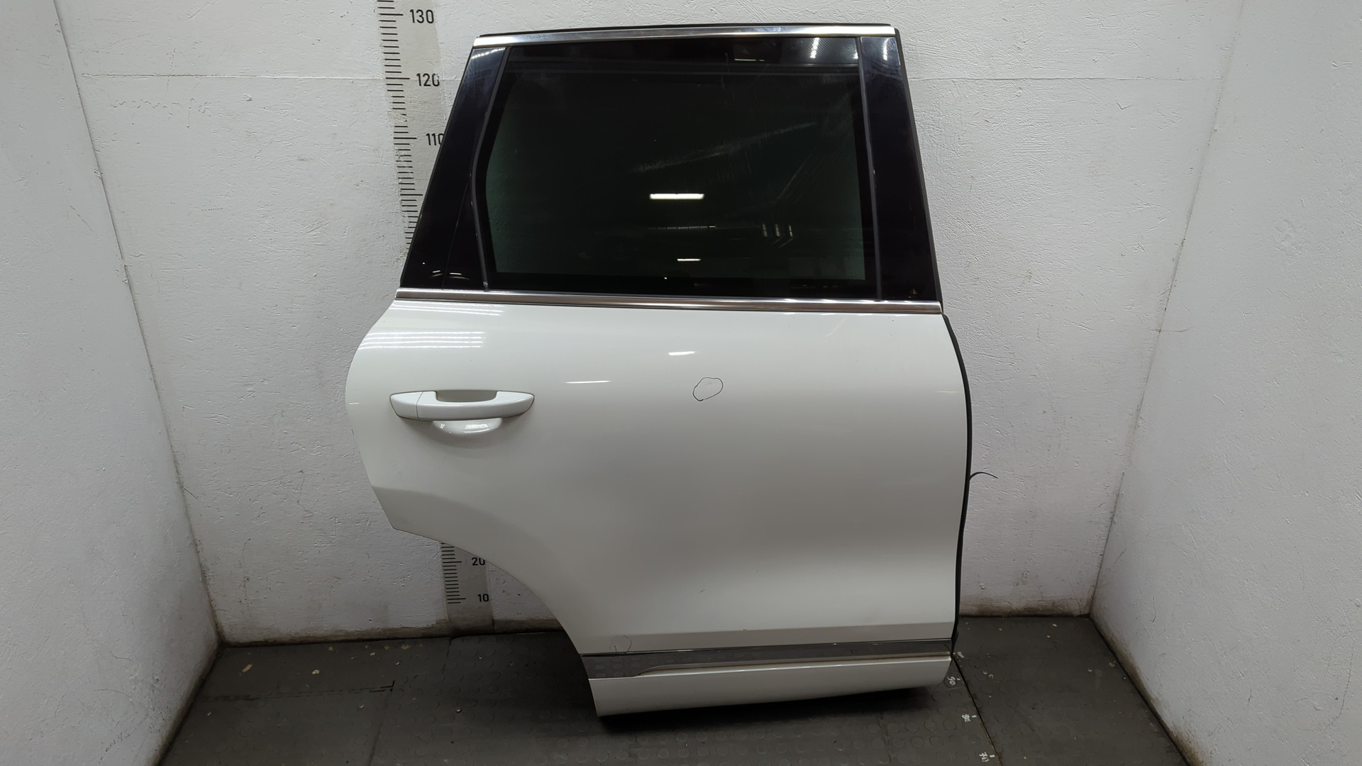 Дверь задняя правая