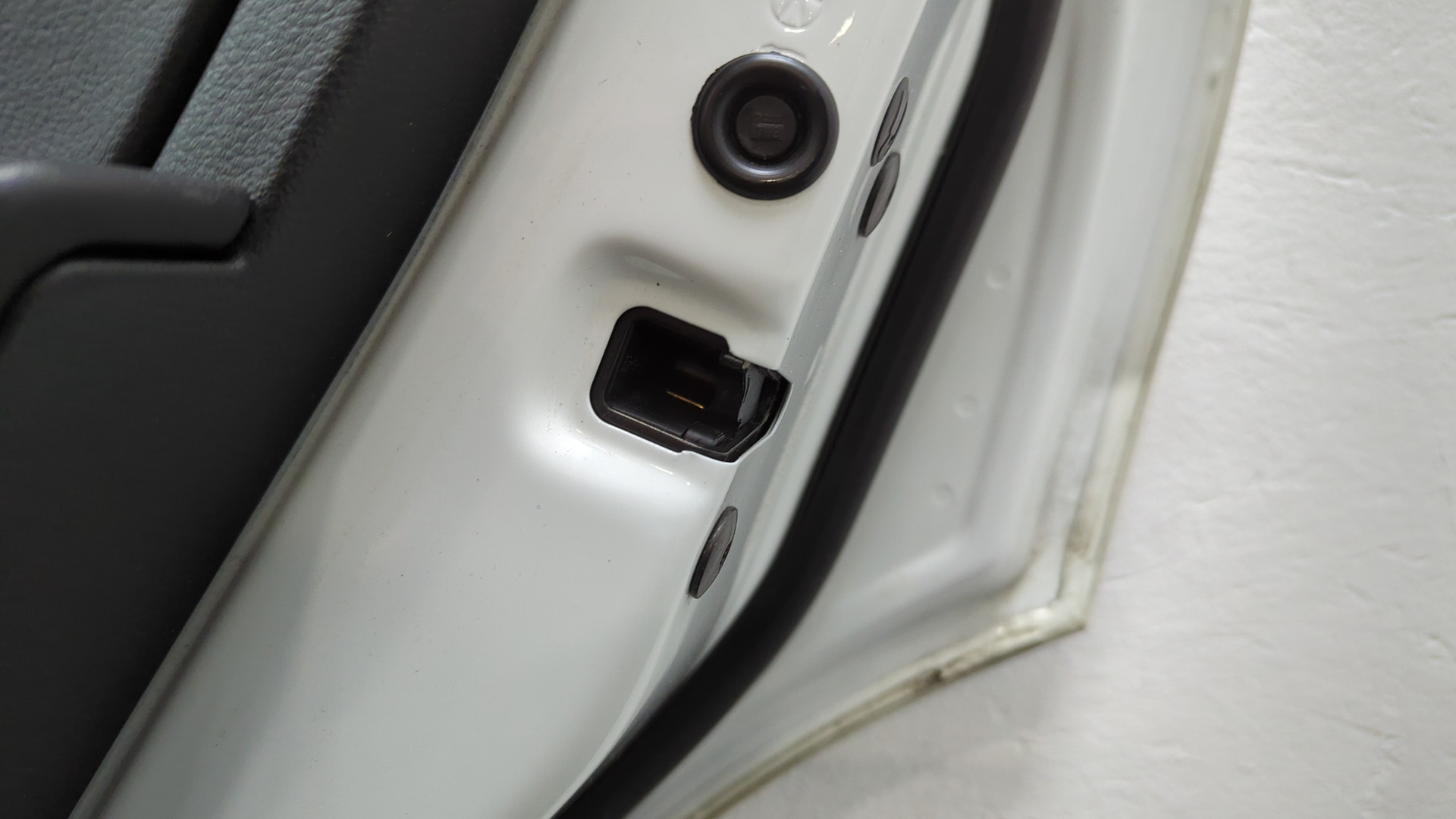 Дверь задняя правая