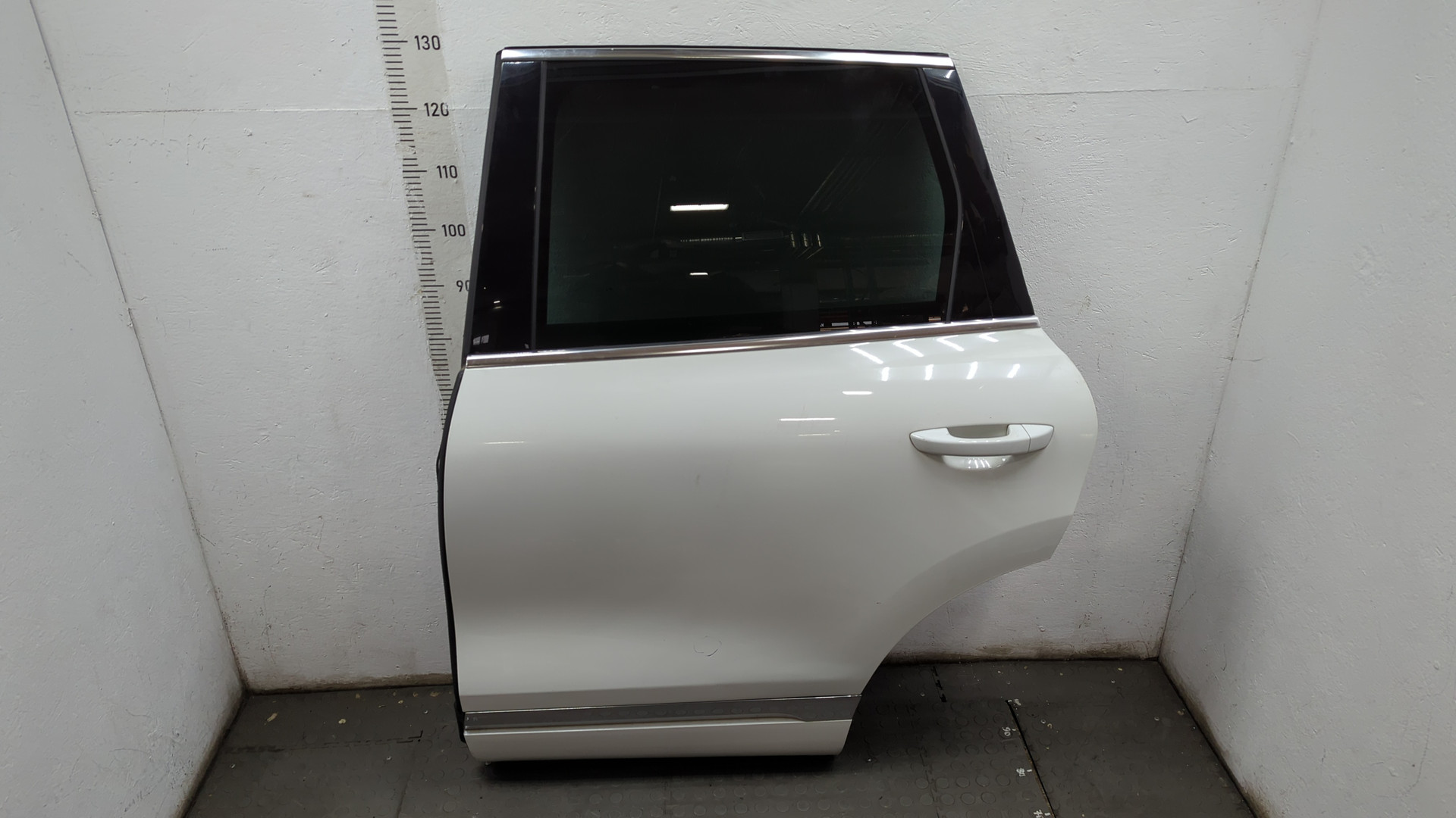 Дверь задняя левая