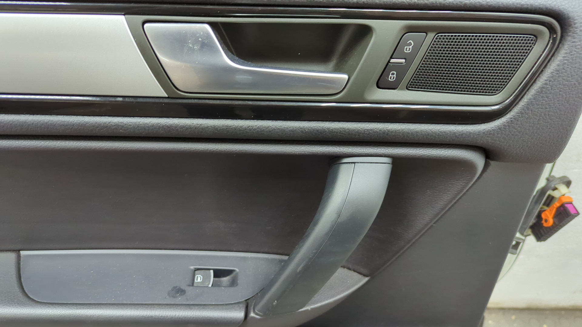 Дверь задняя левая