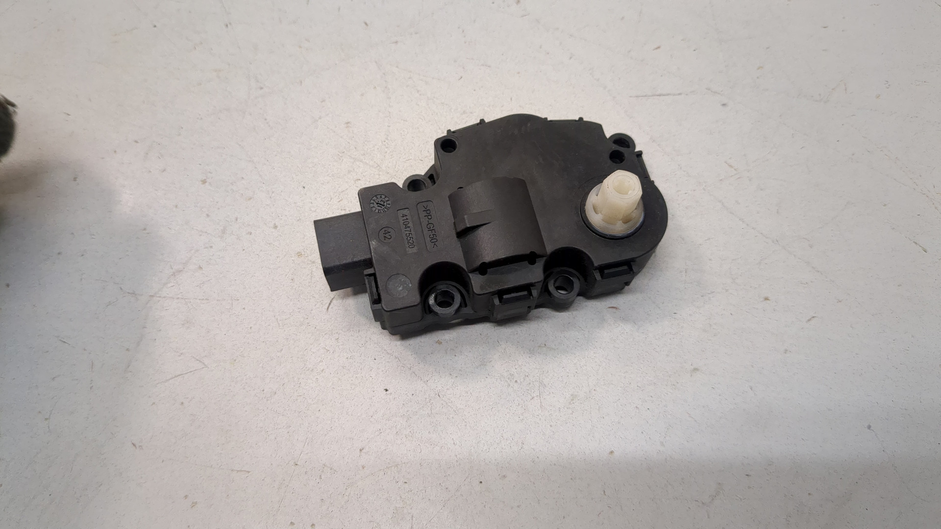 Моторчик заслонки печки