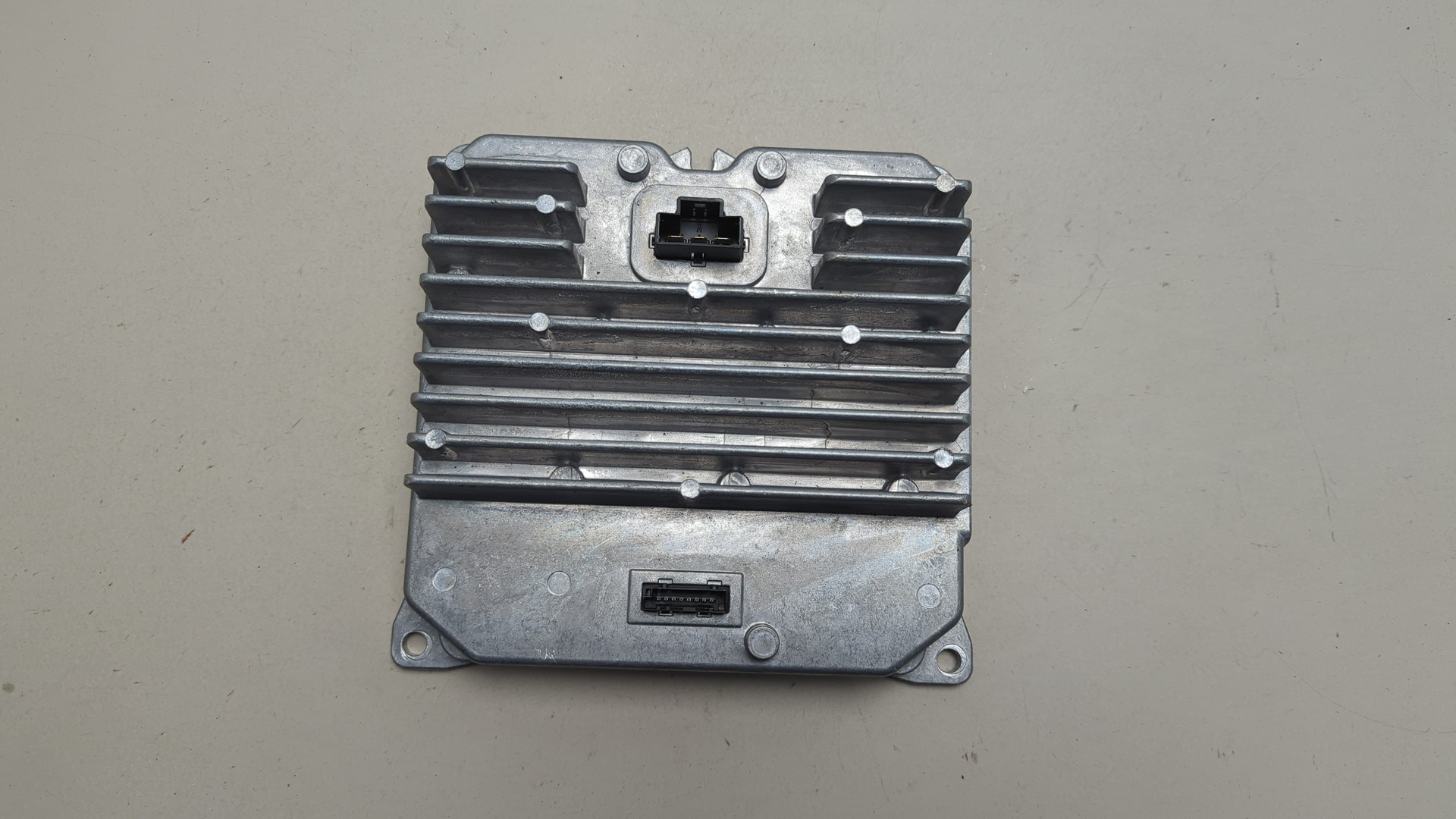 Преобразователь напряжения (адаптер)