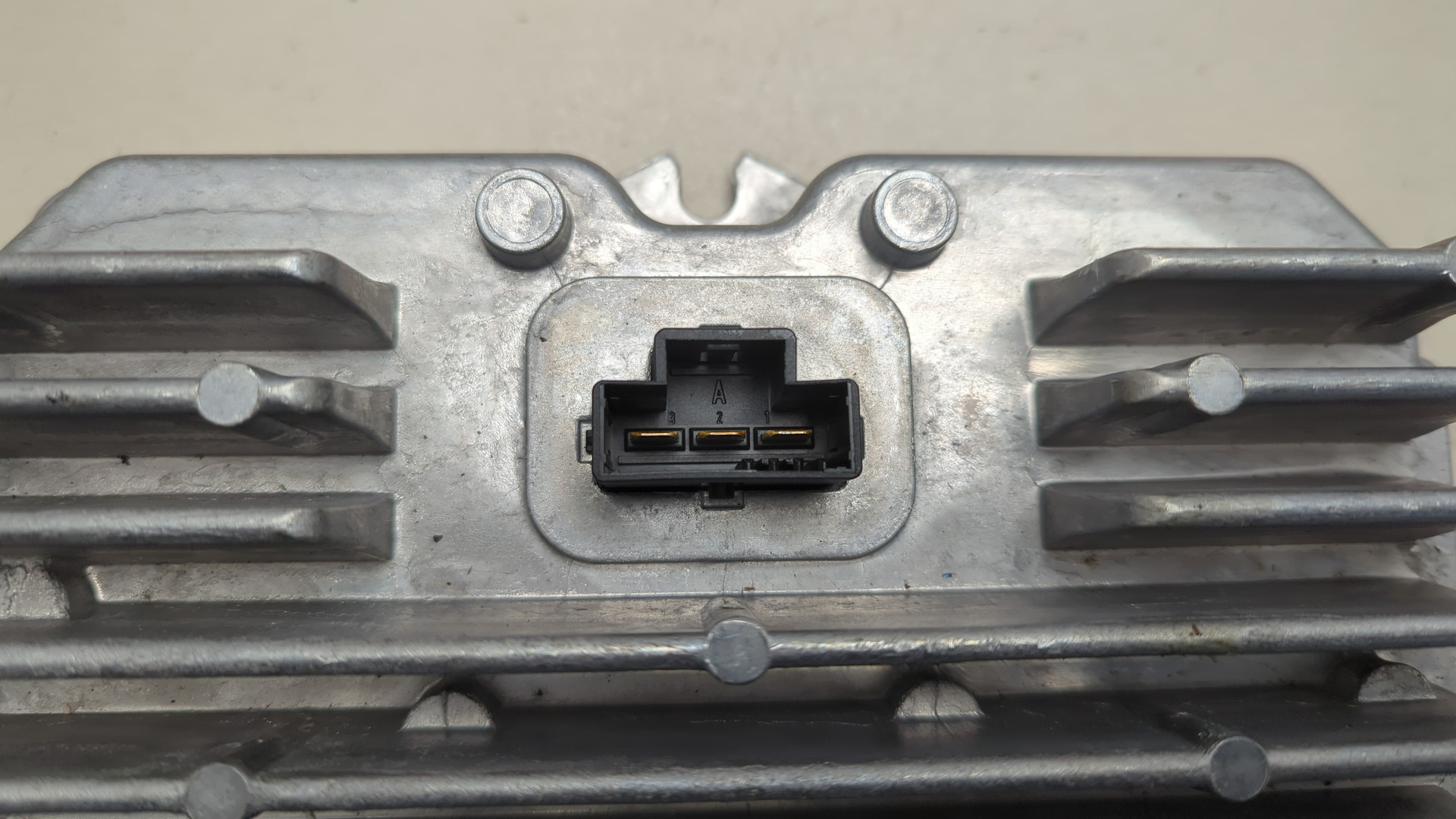 Преобразователь напряжения (адаптер)