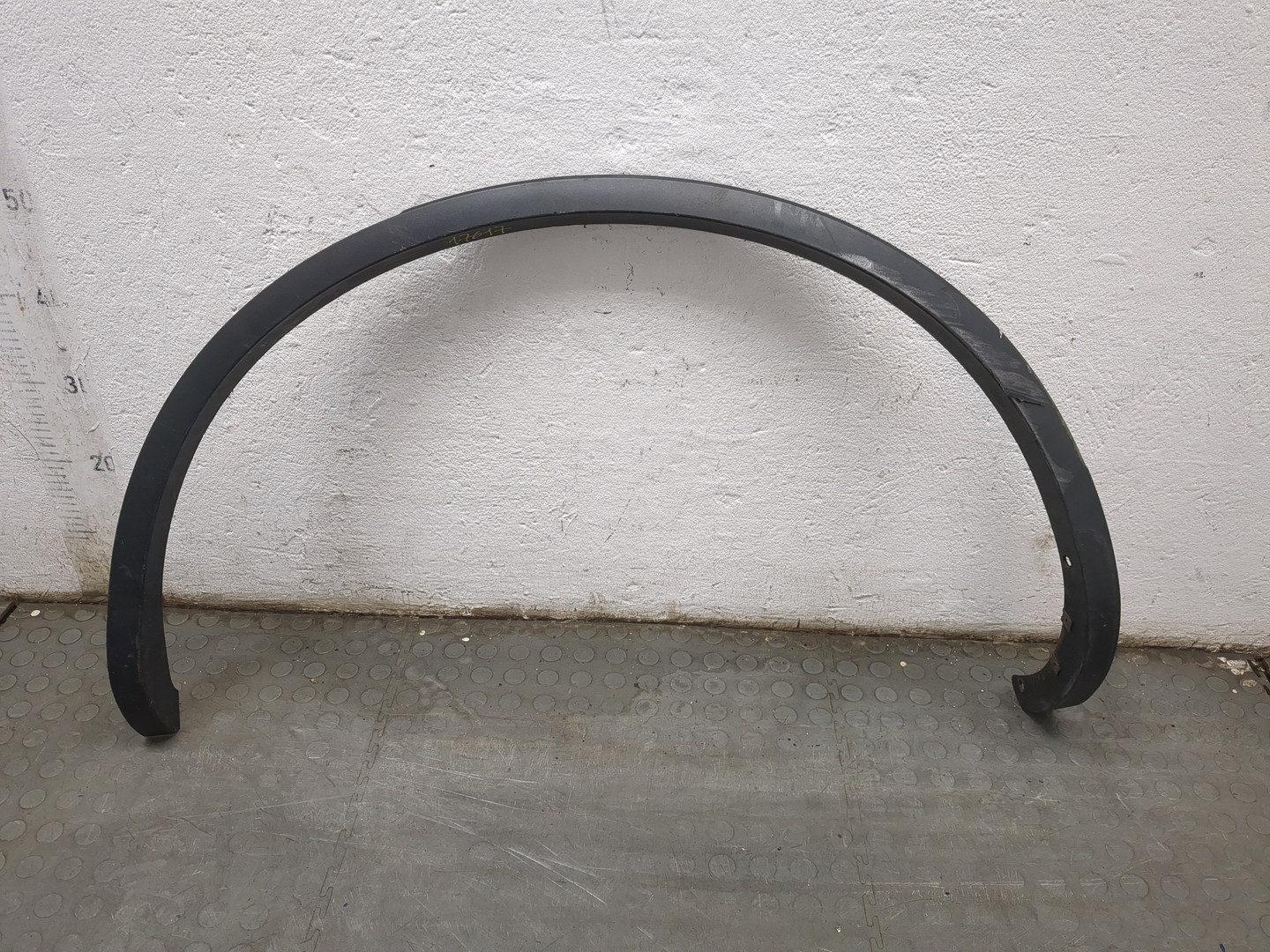 Накладка заднего крыла левого