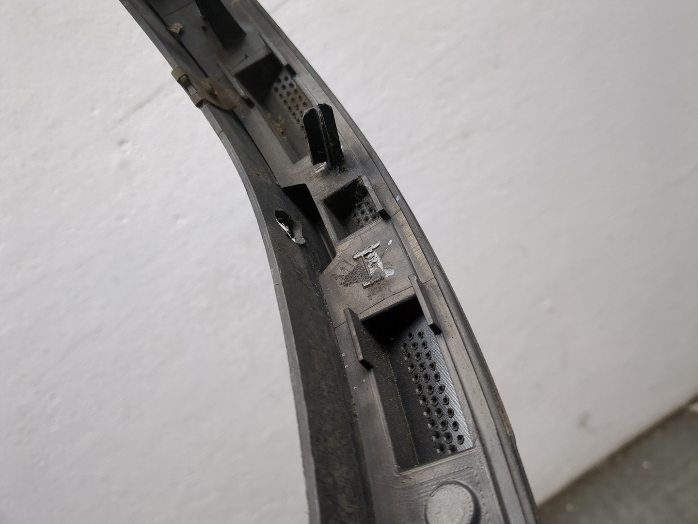 Накладка заднего крыла левого