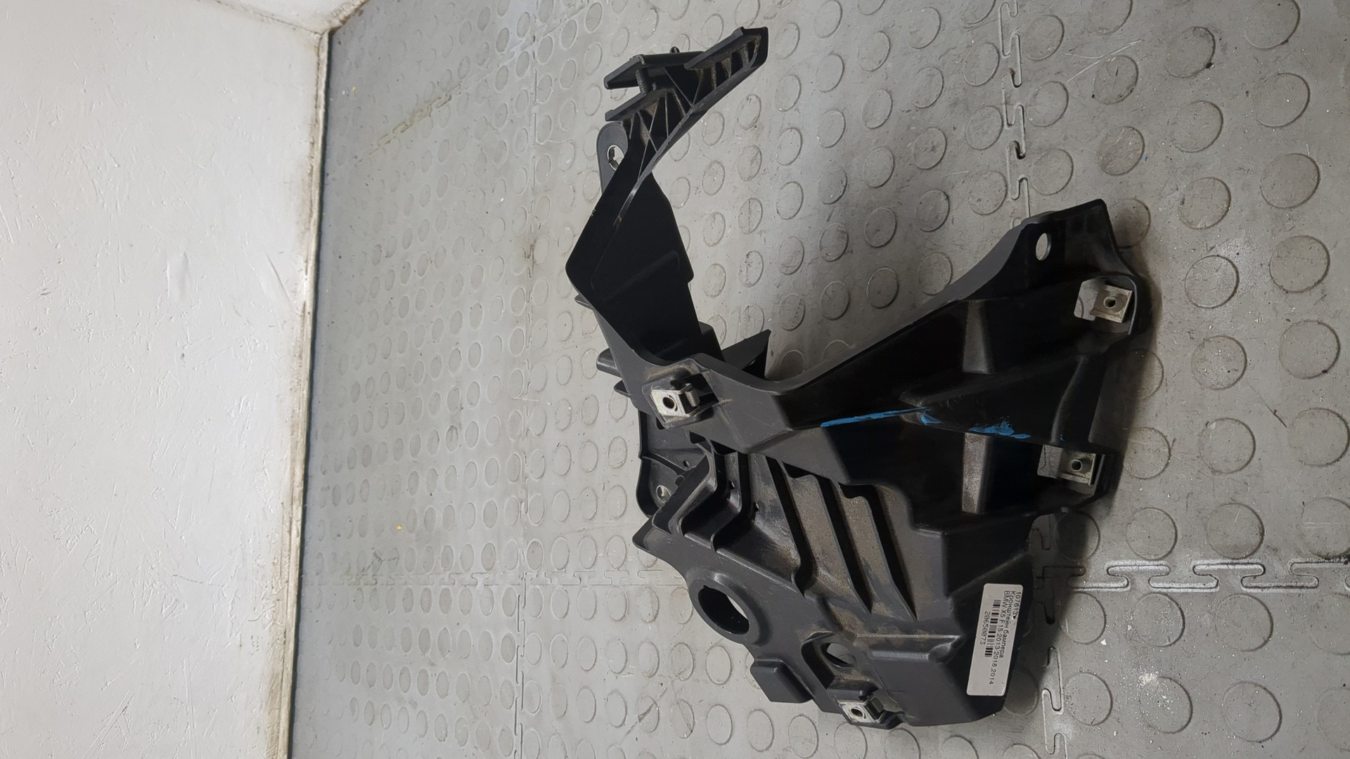 Кронштейн крепления крыла