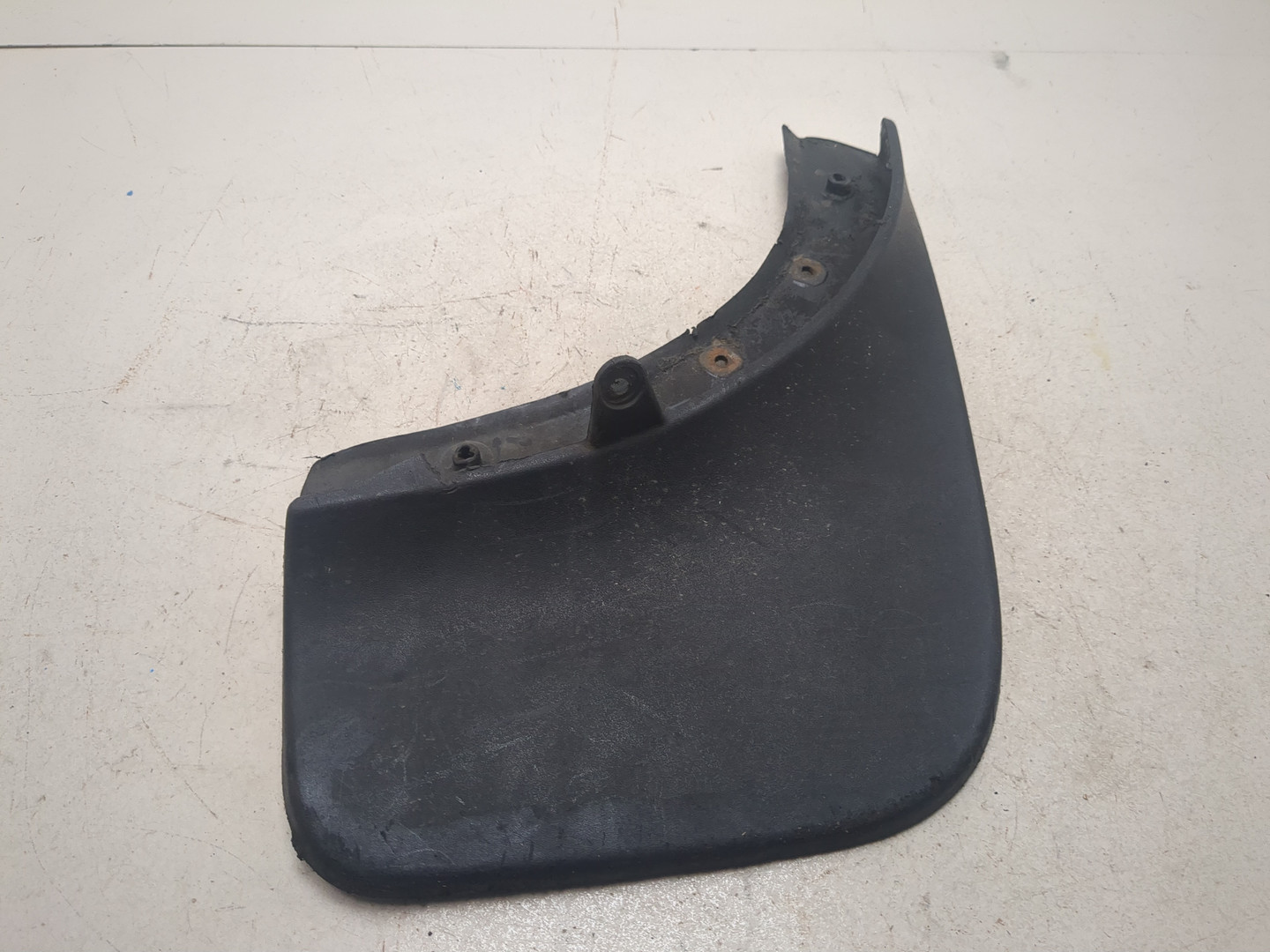 Брызговик задний правый