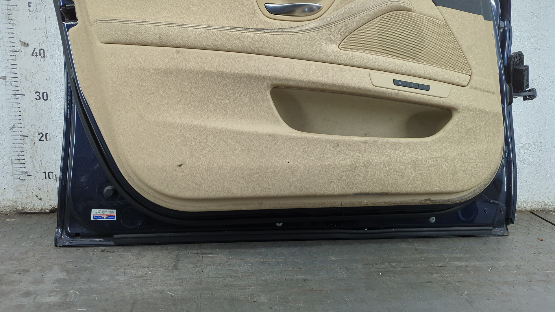 Дверь передняя левая