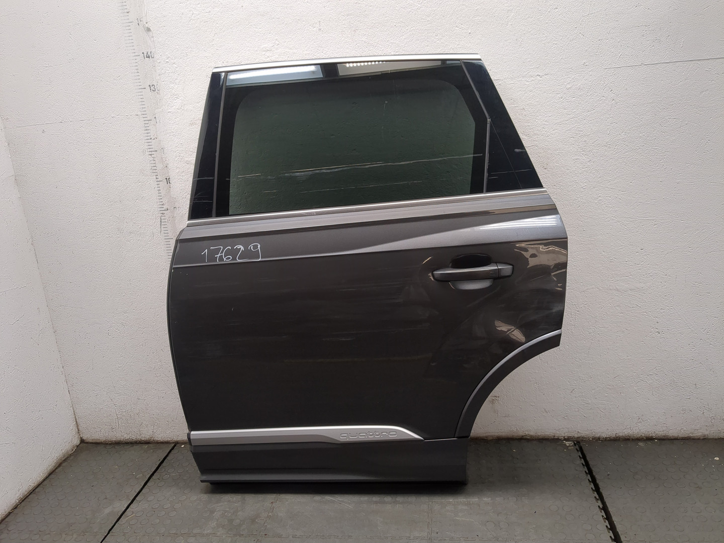 Дверь задняя левая