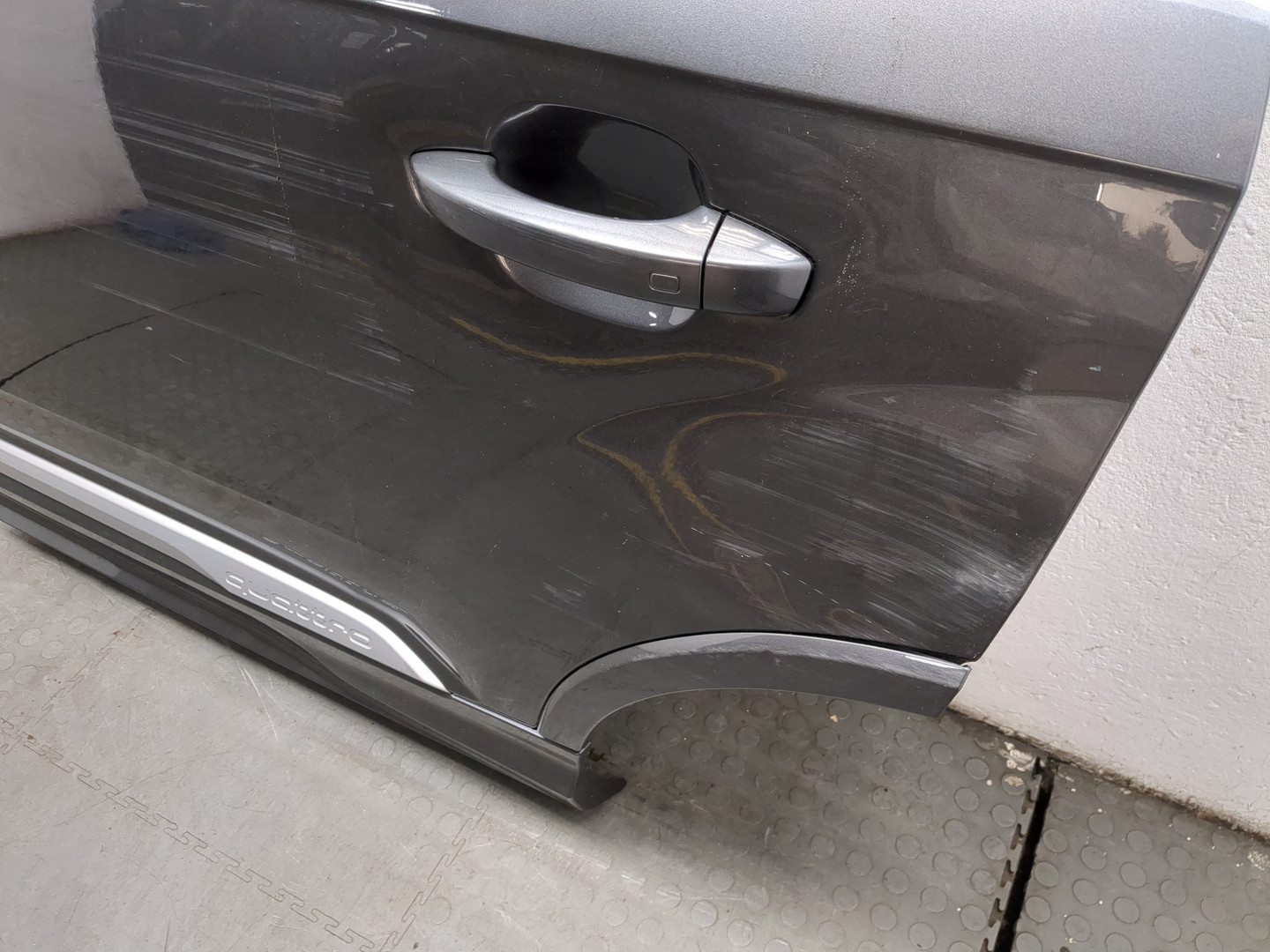 Дверь задняя левая