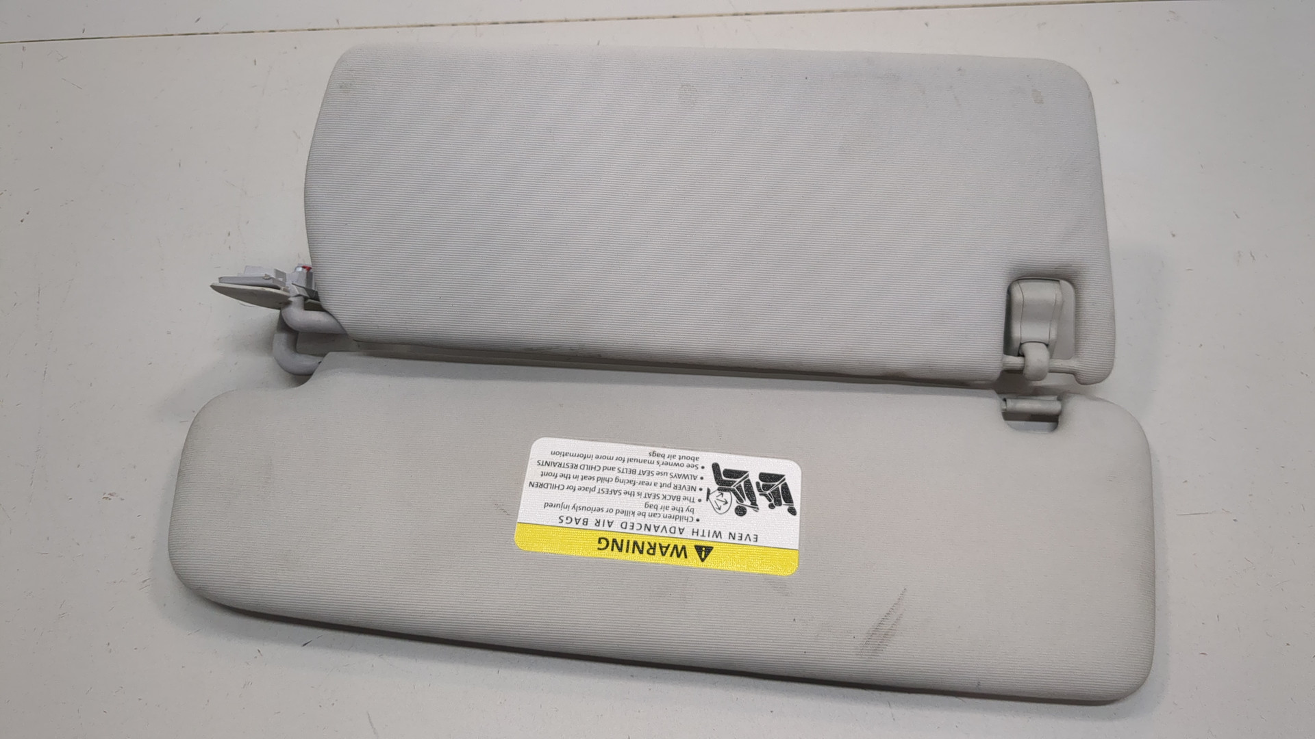 Козырек солнцезащитный