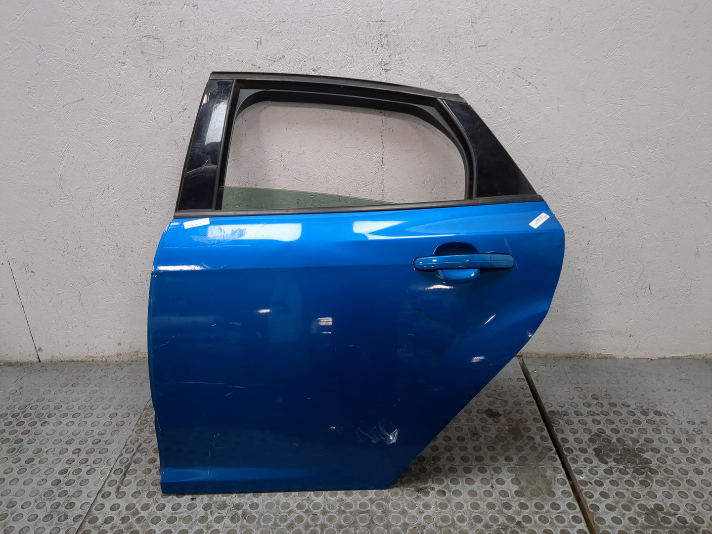 Дверь задняя левая
