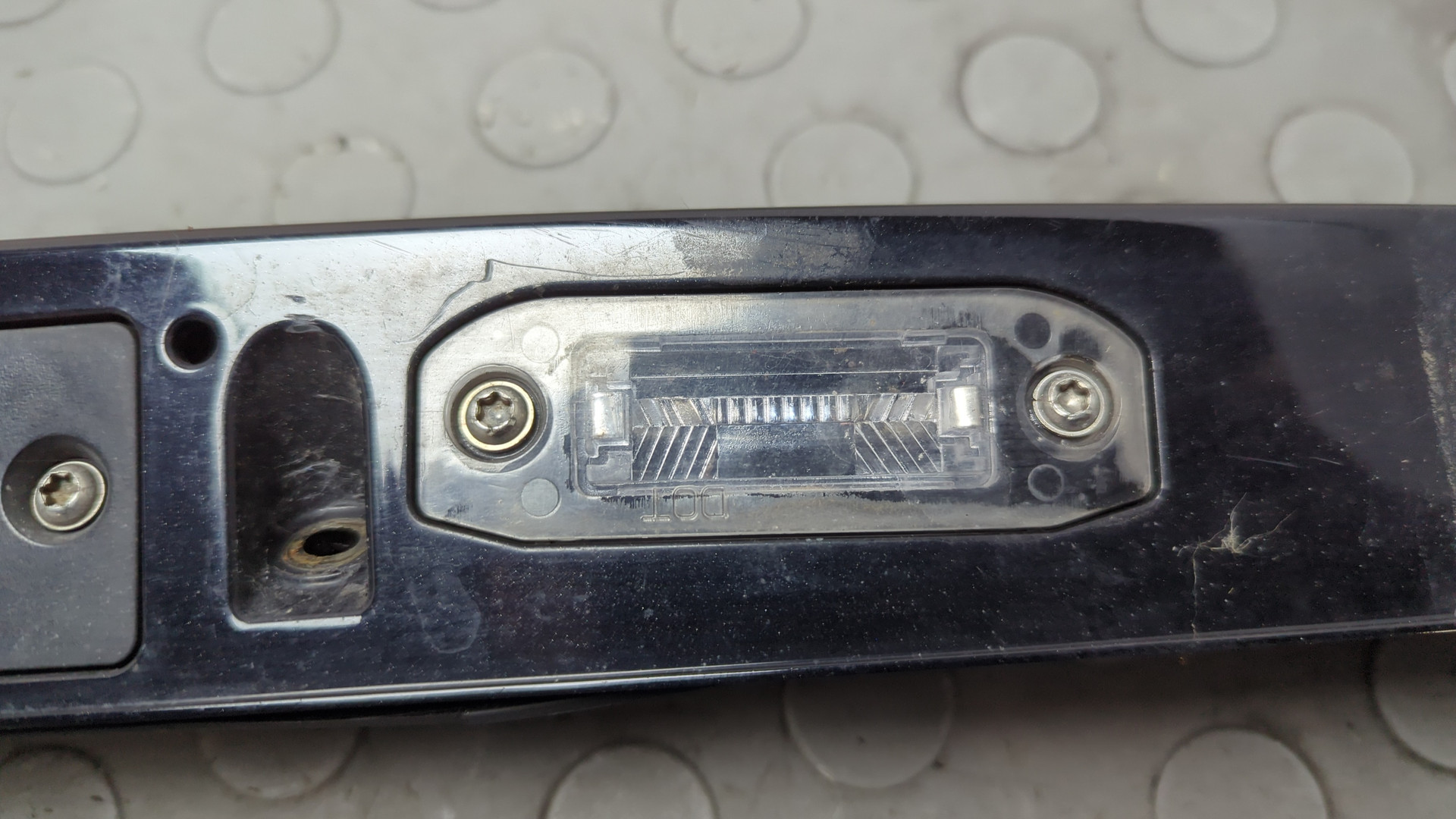 Фонарь подсветки номера