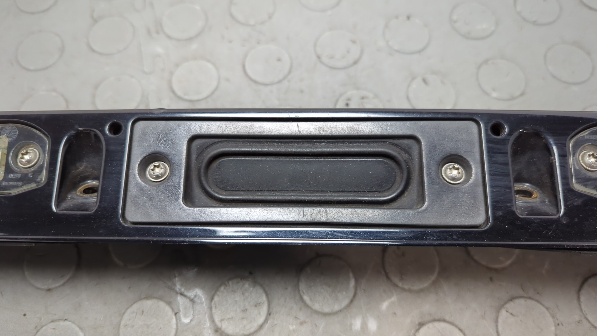 Фонарь подсветки номера