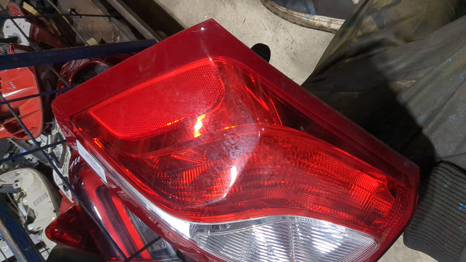 Фонарь задний правый