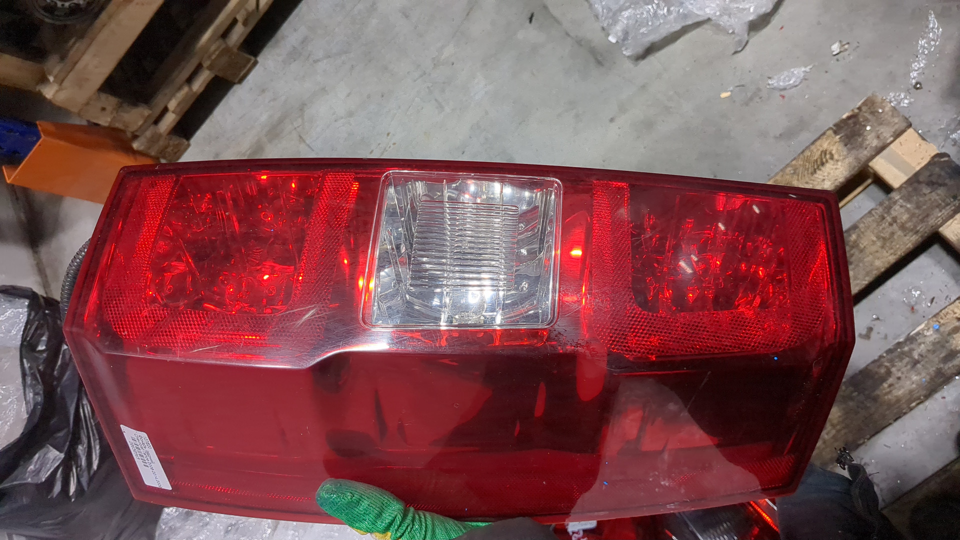 Фонарь задний правый