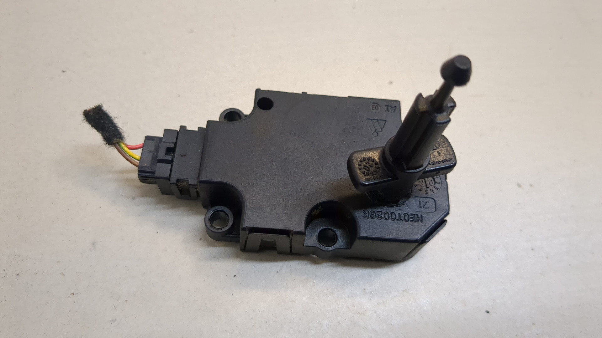 Моторчик заслонки печки