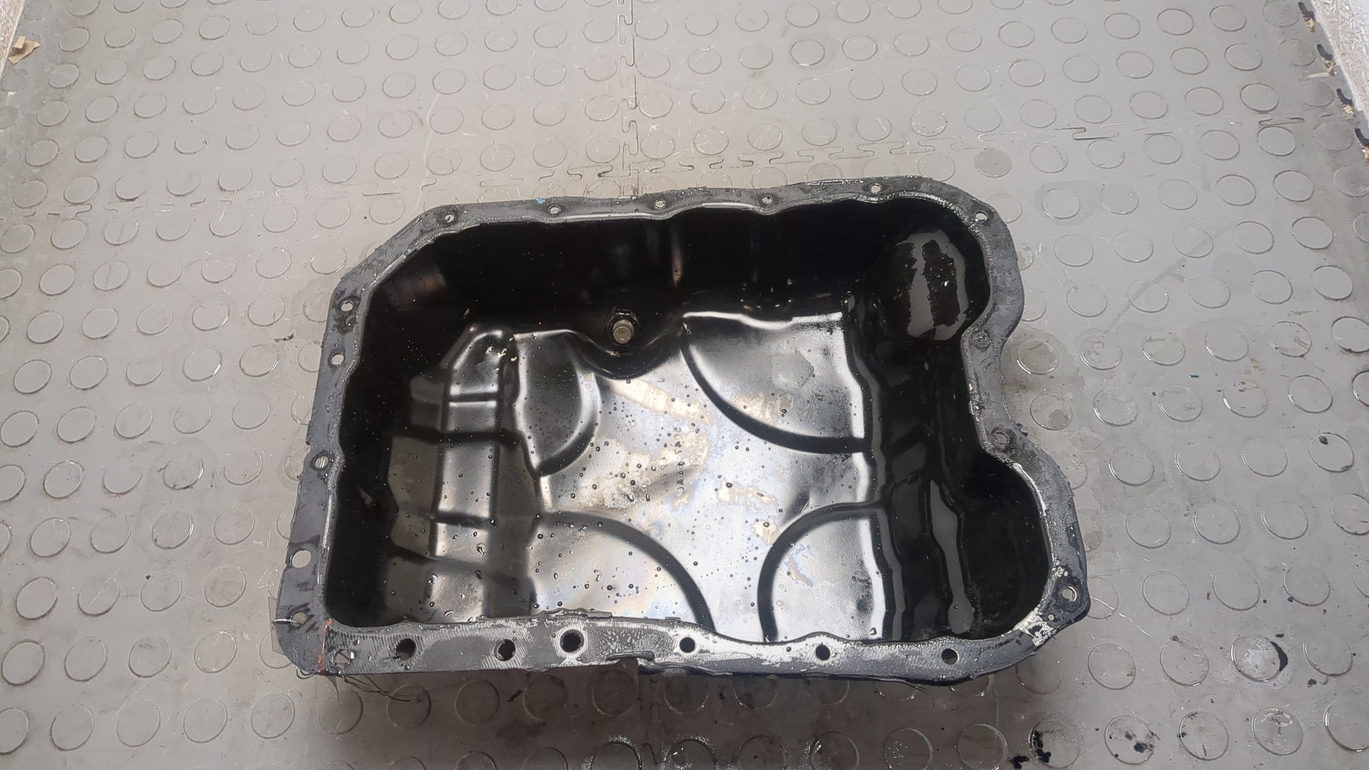 Поддон масляный двигателя (картер)