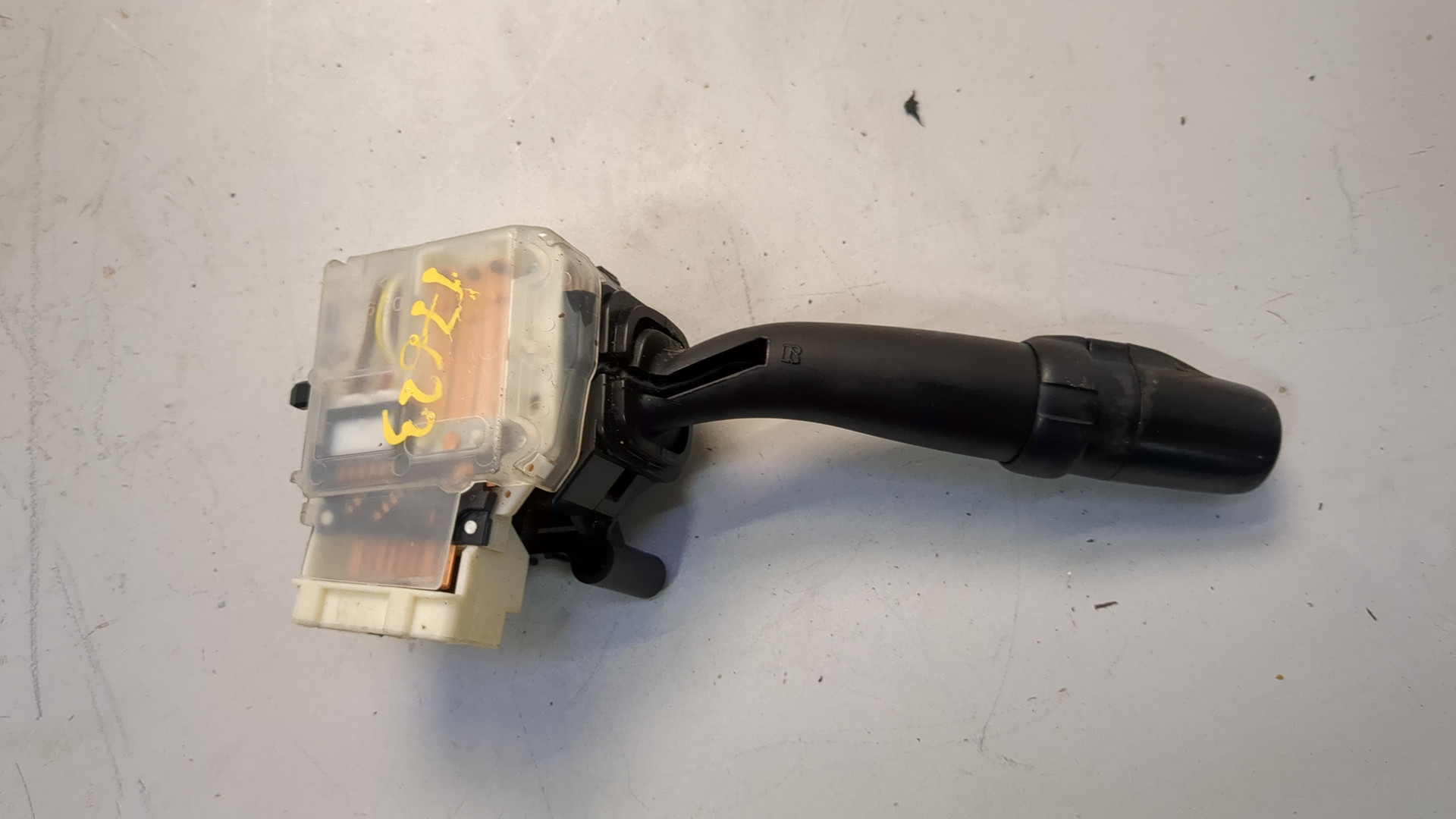 Переключатель поворотов подрулевой