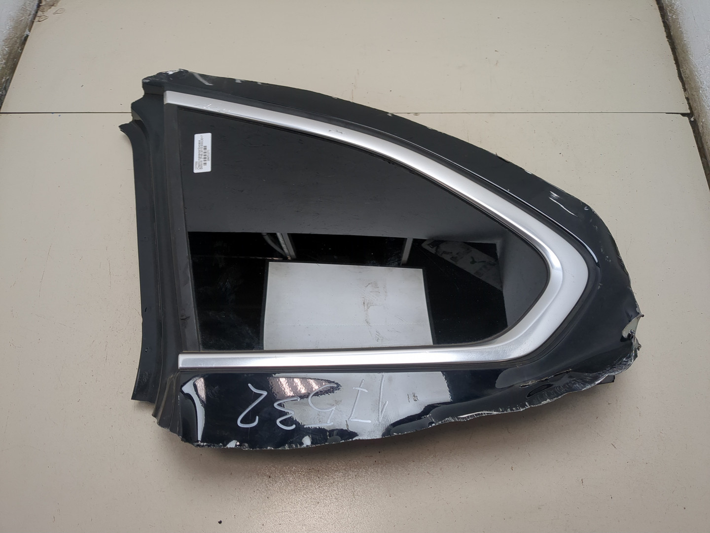 Стекло боковое