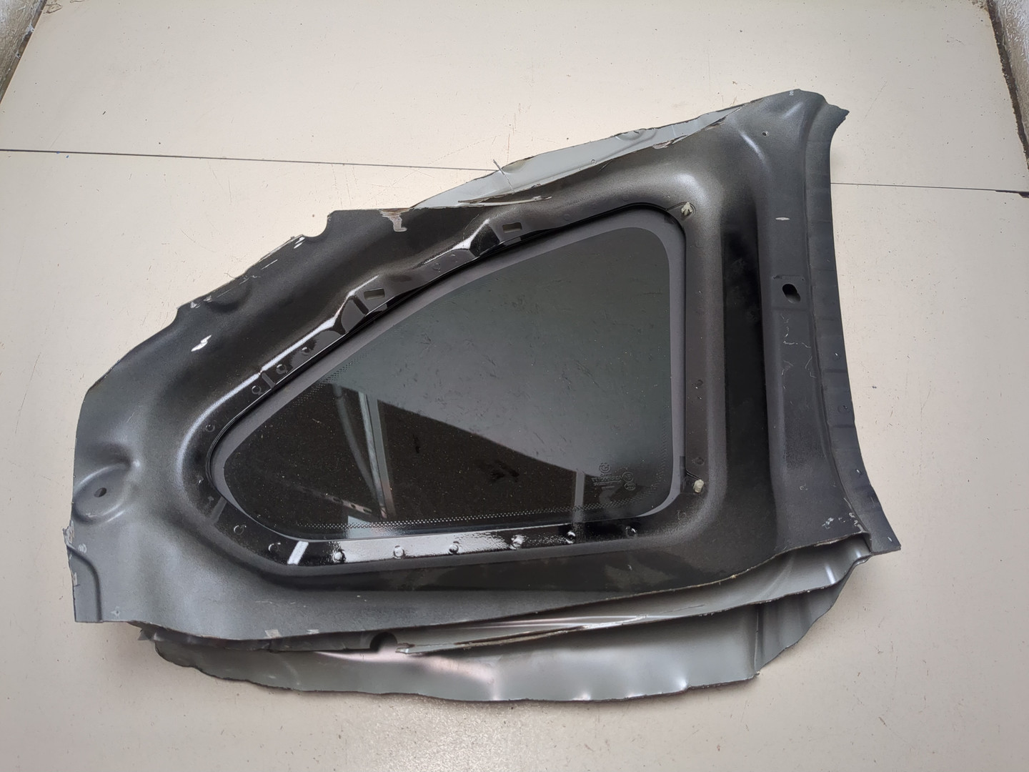 Стекло боковое