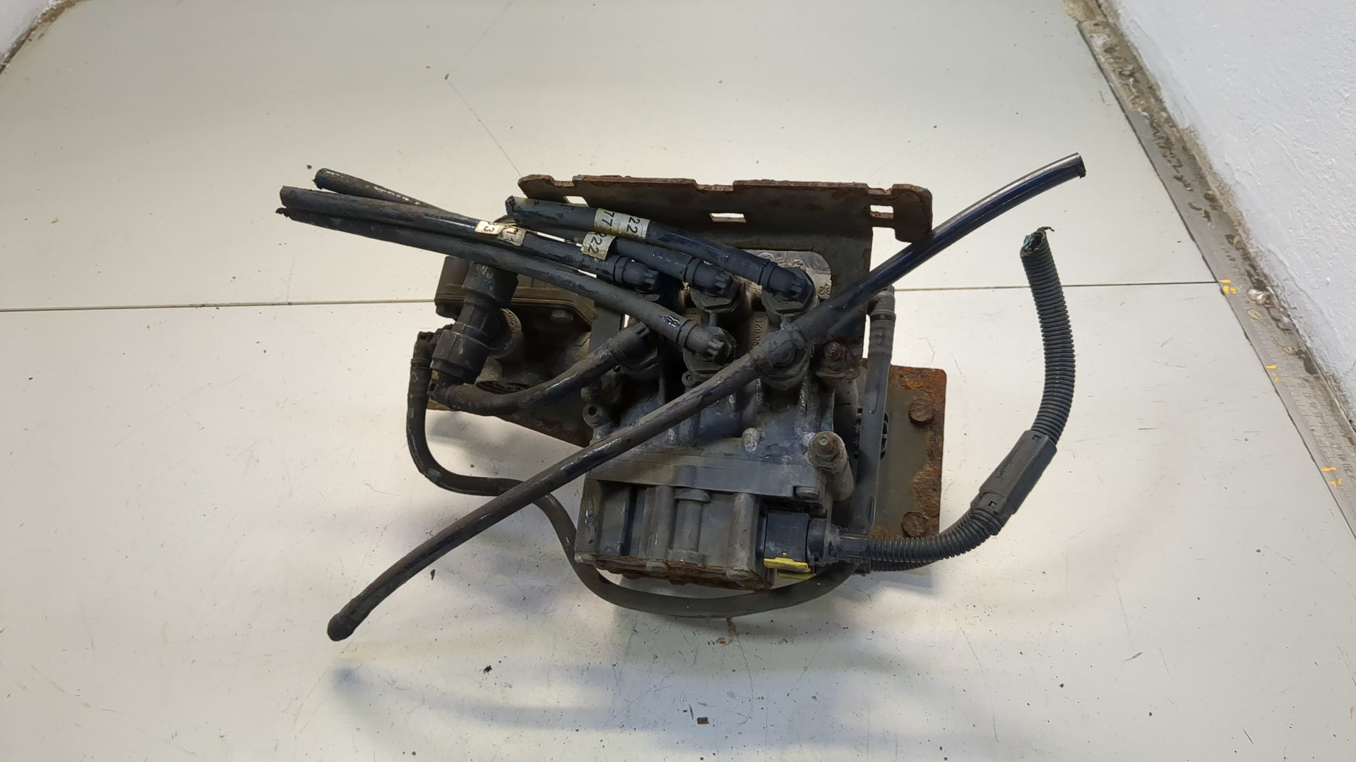 Кран уровня пола