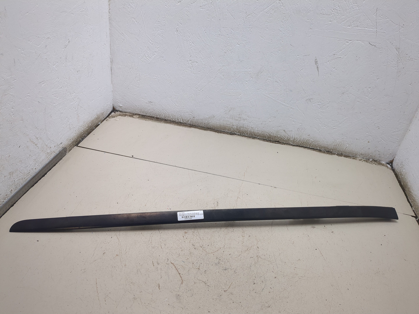 Молдинг лобового стекла