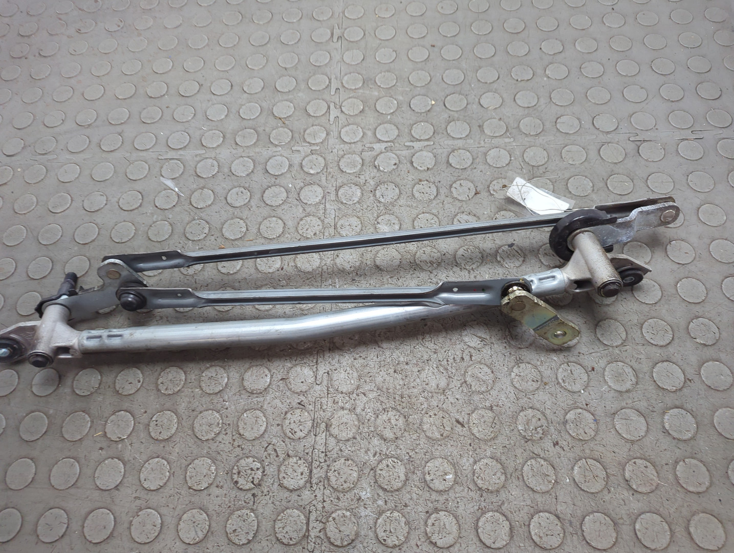 Трапеция стеклоочистителей