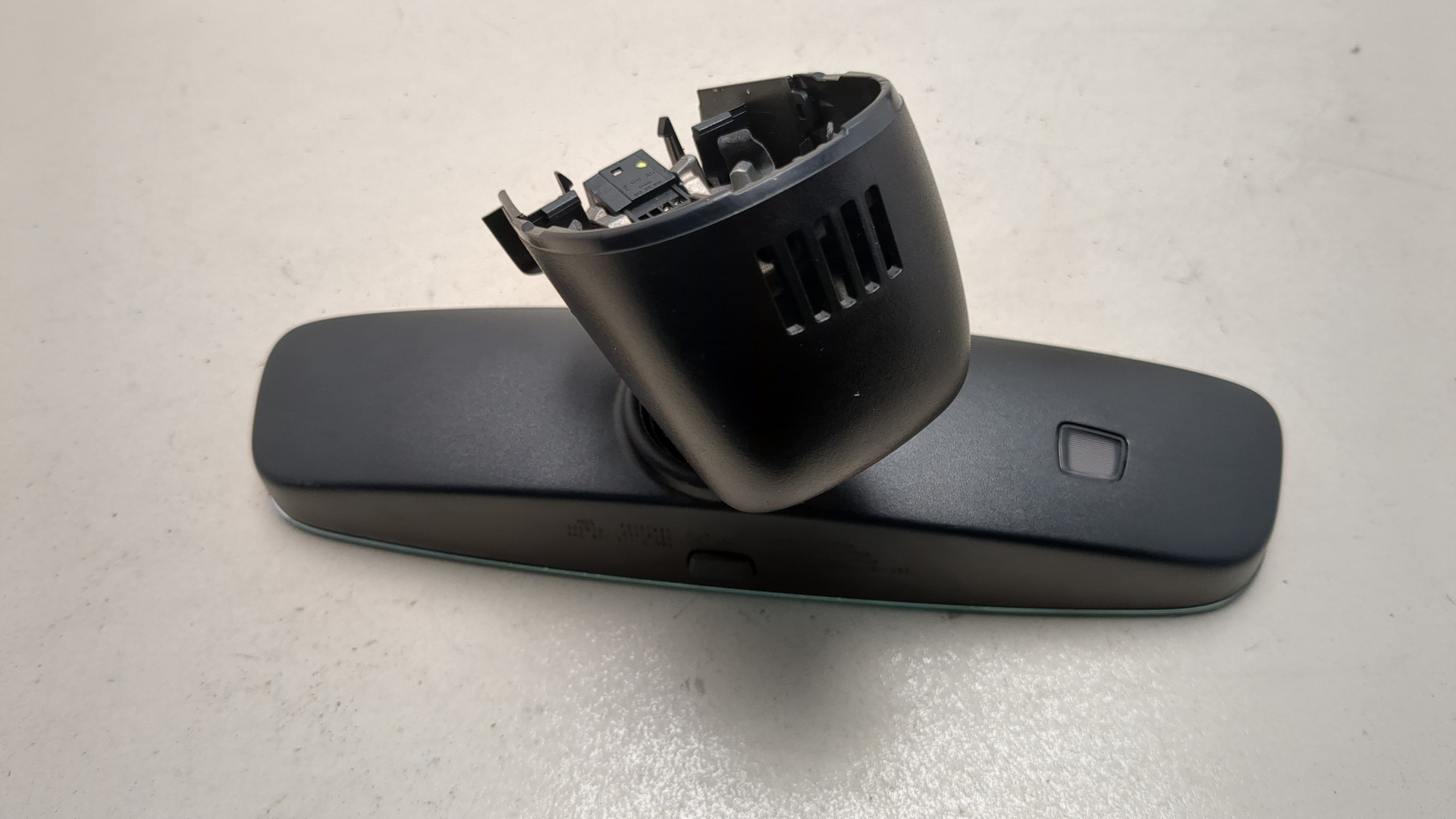 Зеркало заднего вида