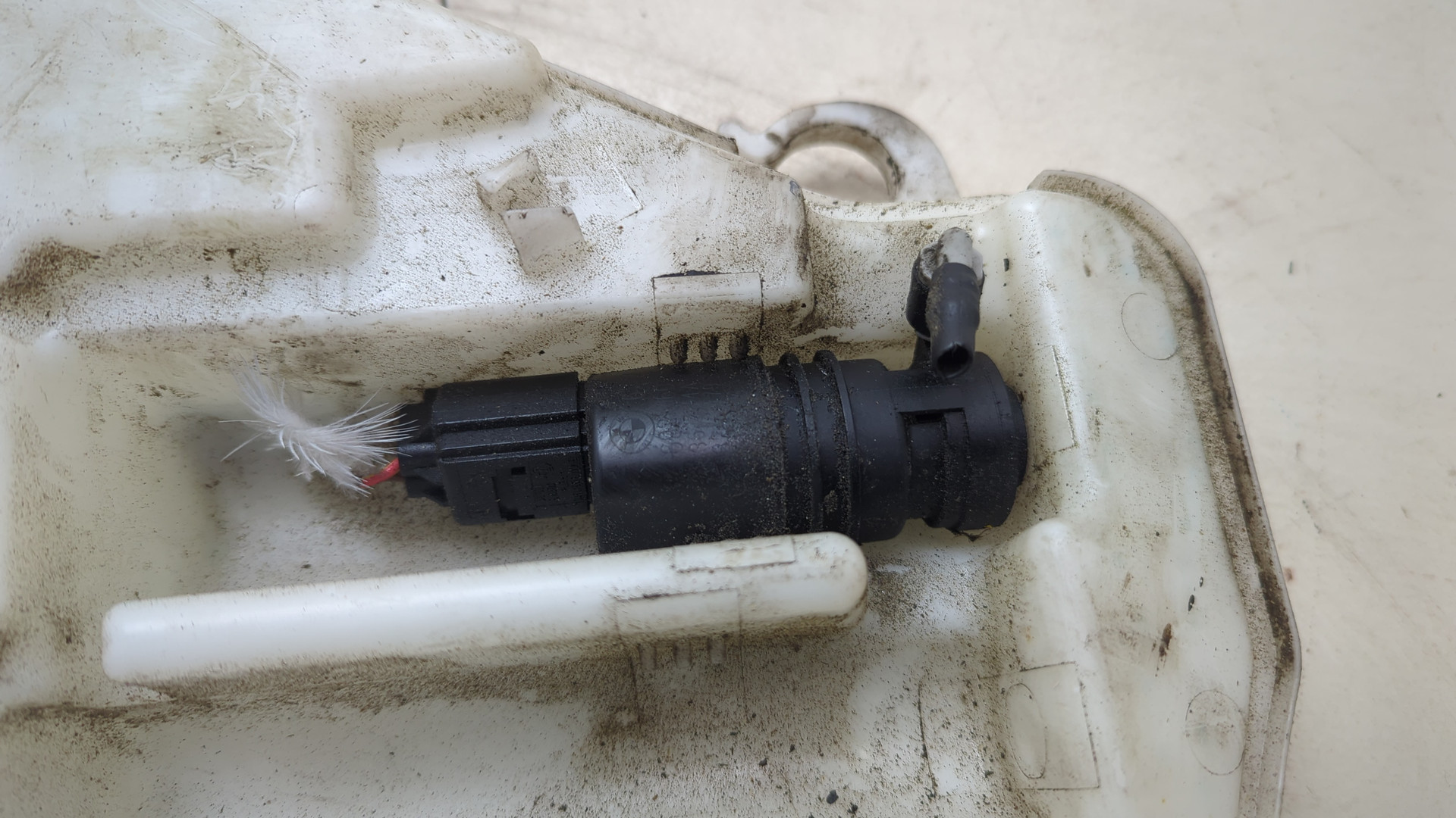 Бачок омывателя лобового стекла