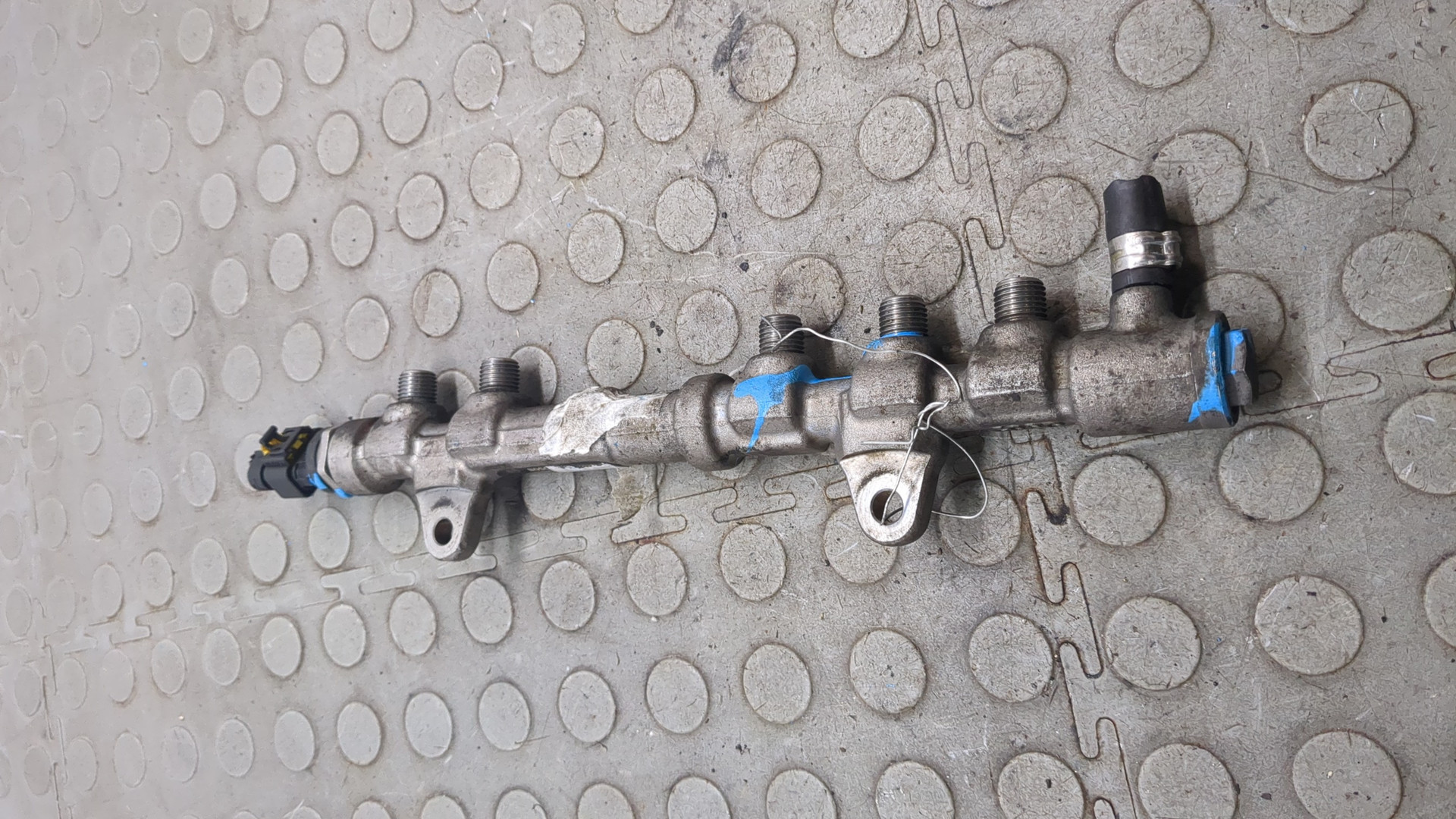 Рейка топливная (рампа)