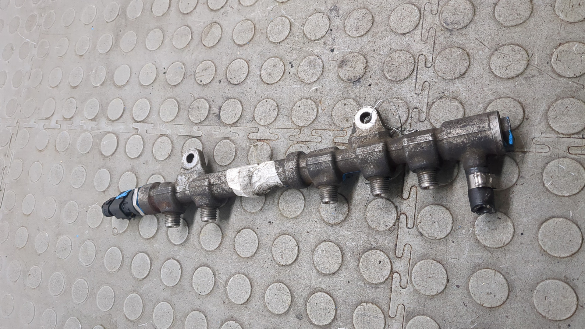 Рейка топливная (рампа)