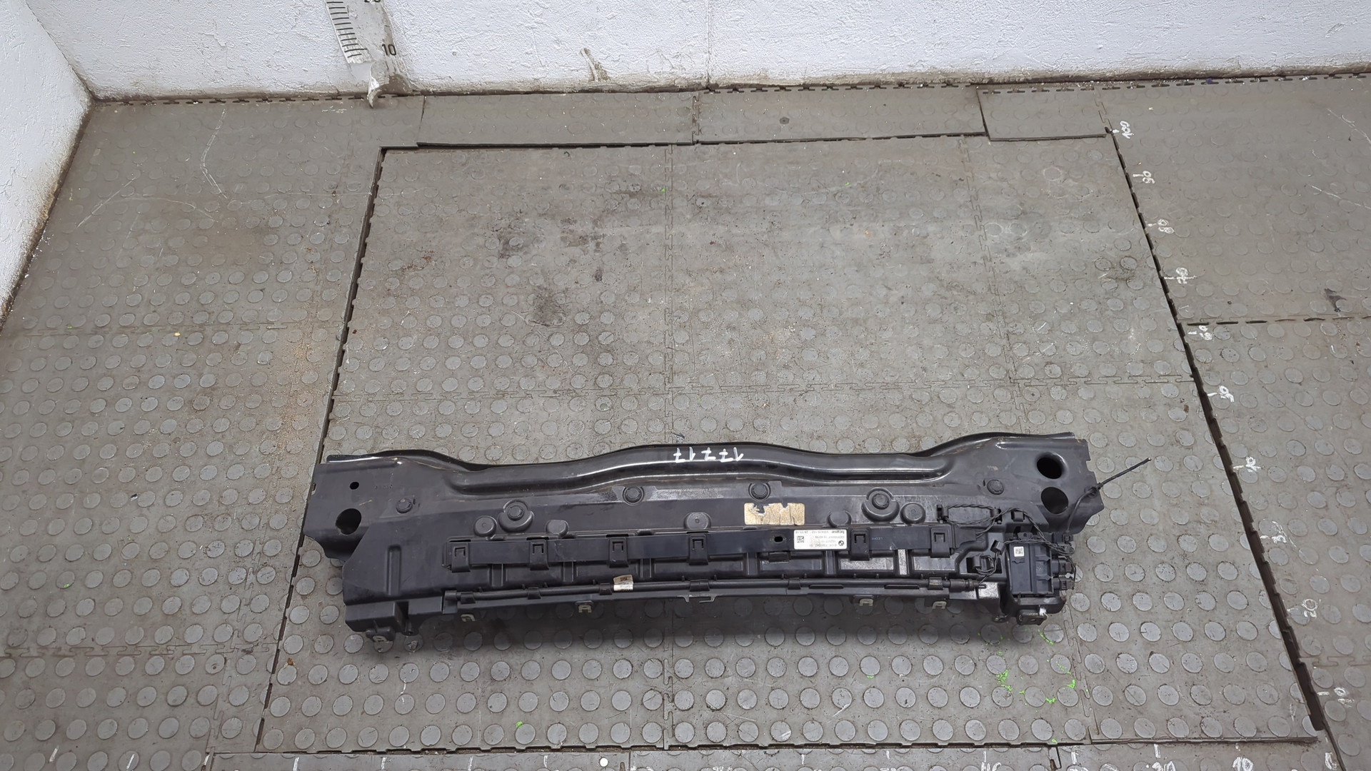 Усилитель заднего бампера