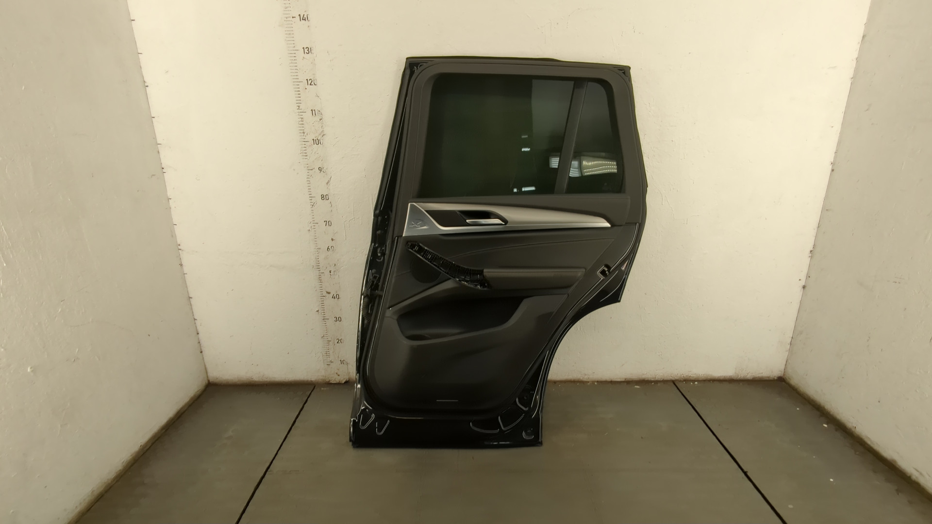 Дверь задняя правая