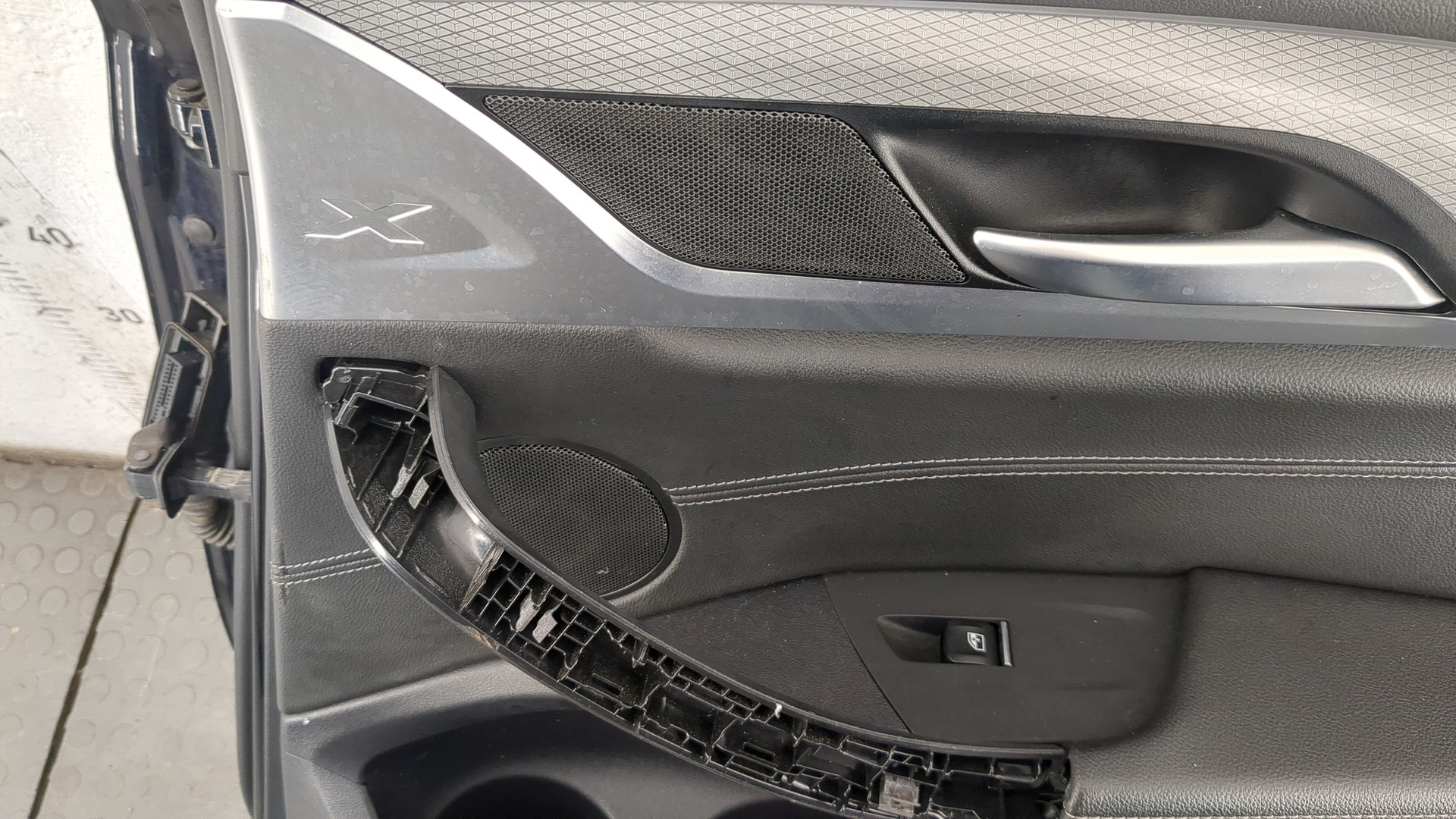 Дверь задняя правая