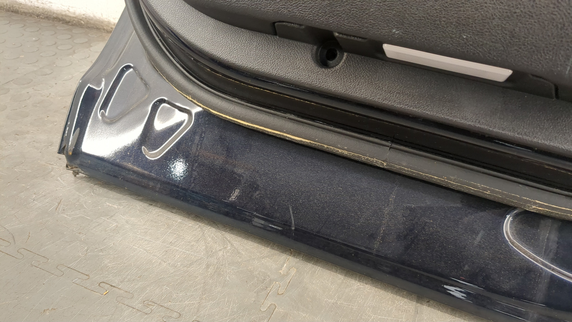 Дверь задняя правая