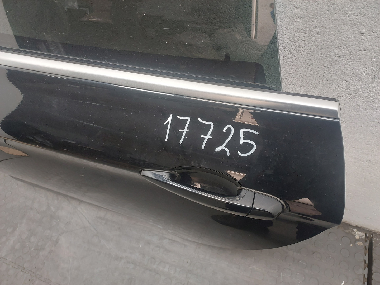 Дверь задняя левая