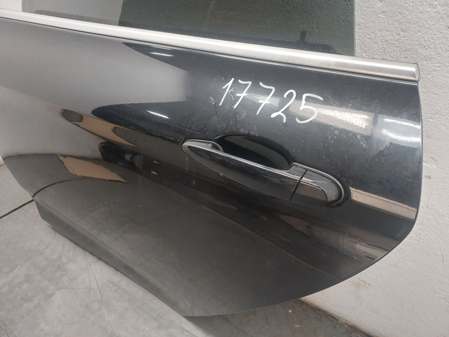 Дверь задняя левая